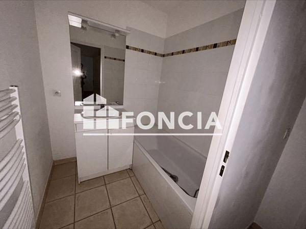 Location Appartement 2 pièces 41.8 m² - 11 RUE STORME Lesquin 59810