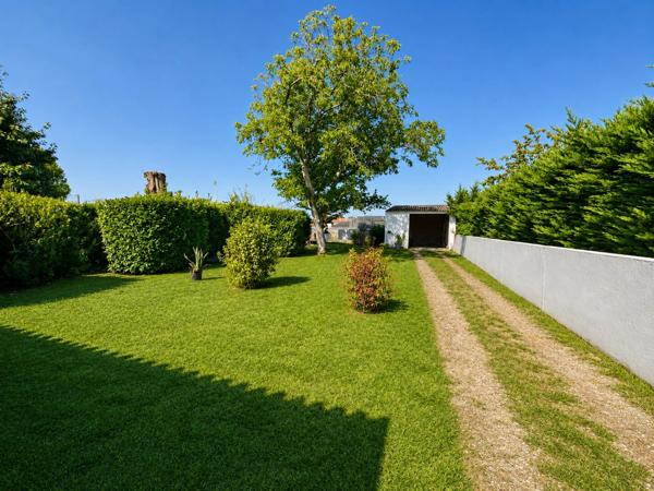 Maison à vendre 6 pièces SAINTES (17)