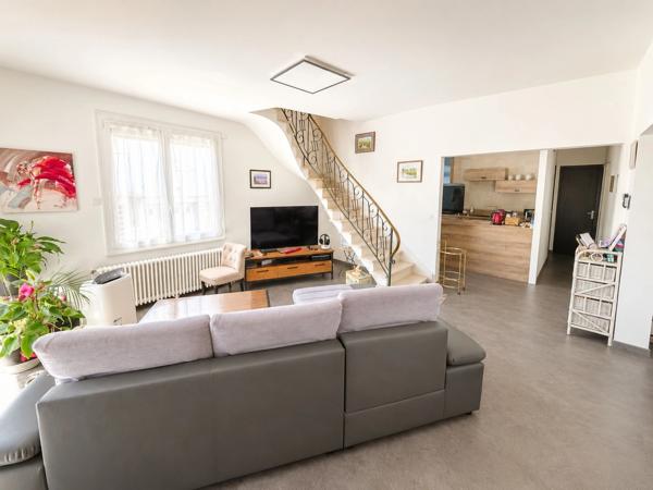 Maison à vendre 6 pièces SAINTES (17)