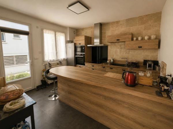Maison à vendre 6 pièces SAINTES (17)