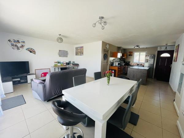 Neuville-de-Poitou (86170) MAISON PLAIN PIED