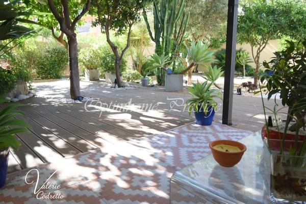 Villa 170 m² avec deux logements indépendants, garage et jardin au cœur de Hyères 83400