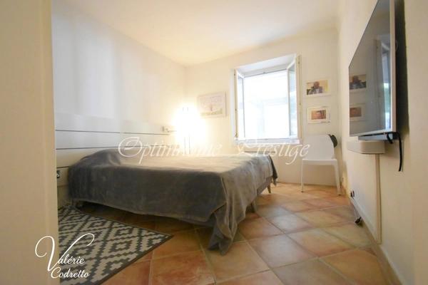 Villa 170 m² avec deux logements indépendants, garage et jardin au cœur de Hyères 83400