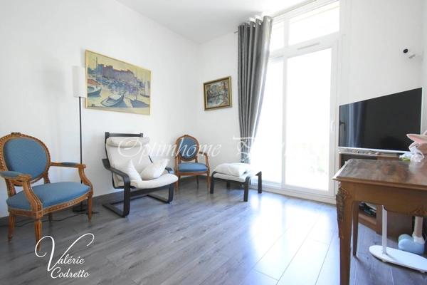 Villa 170 m² avec deux logements indépendants, garage et jardin au cœur de Hyères 83400