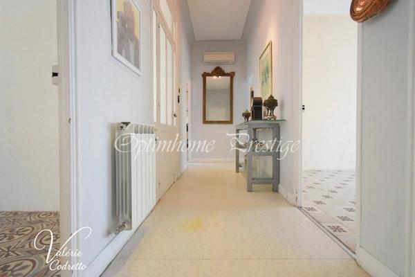 Villa 170 m² avec deux logements indépendants, garage et jardin au cœur de Hyères 83400