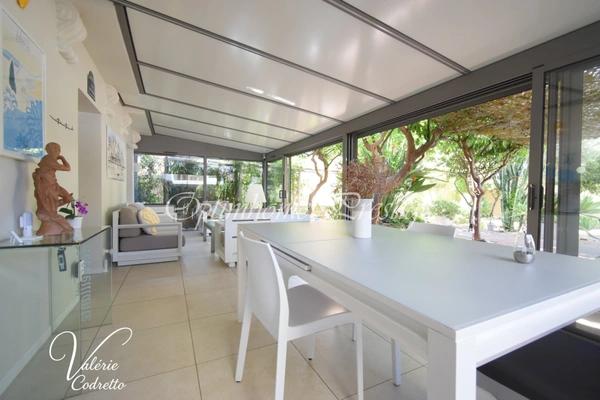 Villa 170 m² avec deux logements indépendants, garage et jardin au cœur de Hyères 83400