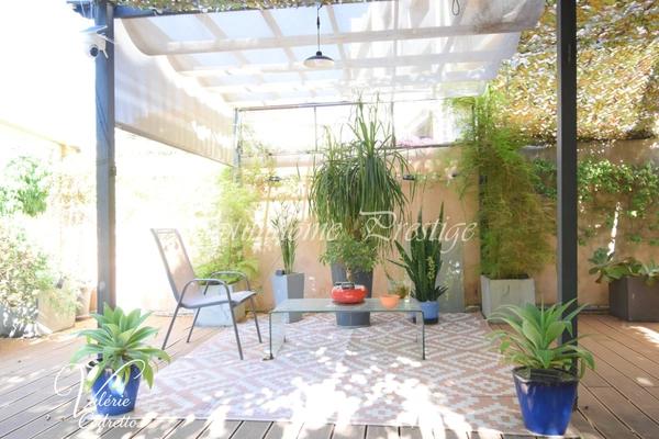 Villa 170 m² avec deux logements indépendants, garage et jardin au cœur de Hyères 83400
