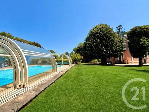 Maison à vendre  12 pièces - 245,20 m 2   LES AVENIERES VEYRINS THUELLIN  - 38
