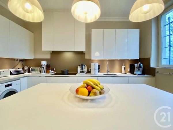 Maison à vendre  12 pièces - 245,20 m 2   LES AVENIERES VEYRINS THUELLIN  - 38