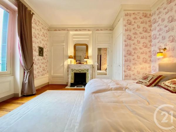 Maison à vendre  12 pièces - 245,20 m 2   LES AVENIERES VEYRINS THUELLIN  - 38