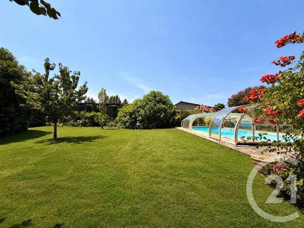 Maison à vendre  12 pièces - 245,20 m 2   LES AVENIERES VEYRINS THUELLIN  - 38