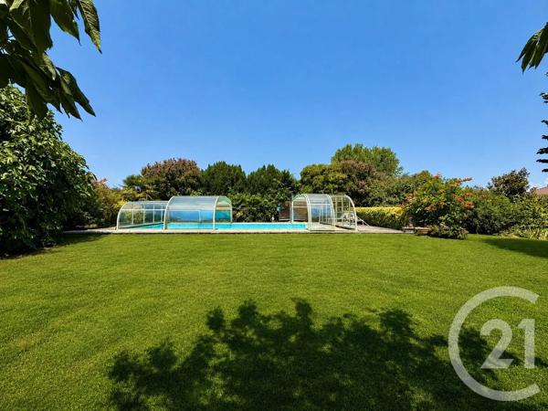 Maison à vendre  12 pièces - 245,20 m 2   LES AVENIERES VEYRINS THUELLIN  - 38