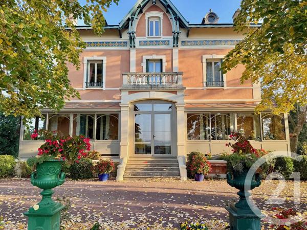 Maison à vendre  12 pièces - 245,20 m 2   LES AVENIERES VEYRINS THUELLIN  - 38
