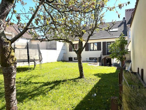 Maison à ROISSY EN BRIE (77680)