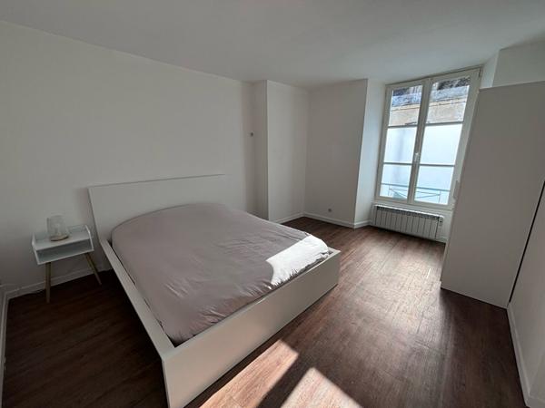 À LOUER - APPARTEMENT MEUBLÉ - MENNECY