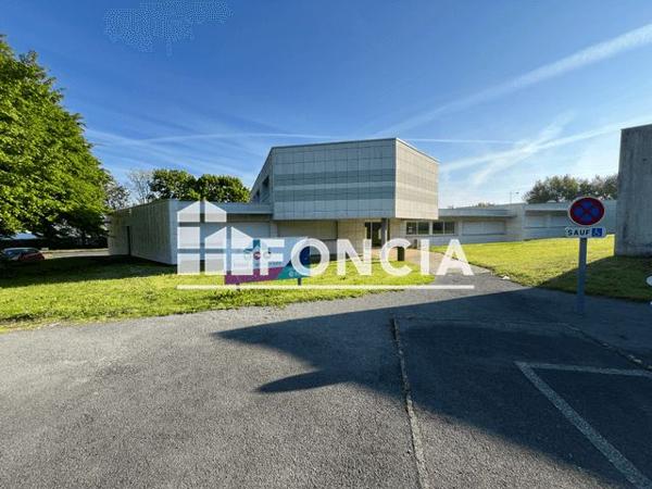 Location Local commercial 1 pièce 15.54 m² - PLACE FRANCOIS QUESNAY Niort 79000