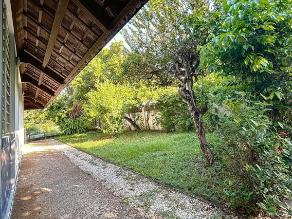 Maison T6 piscine, vendue louée - 8.15% brut rentabilité