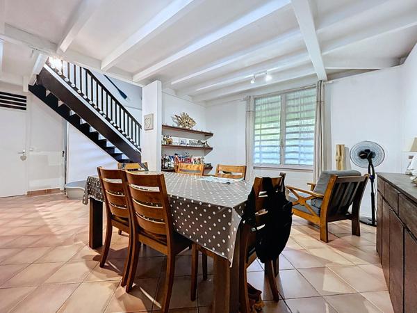 Maison T6 piscine, vendue louée - 8.15% brut rentabilité