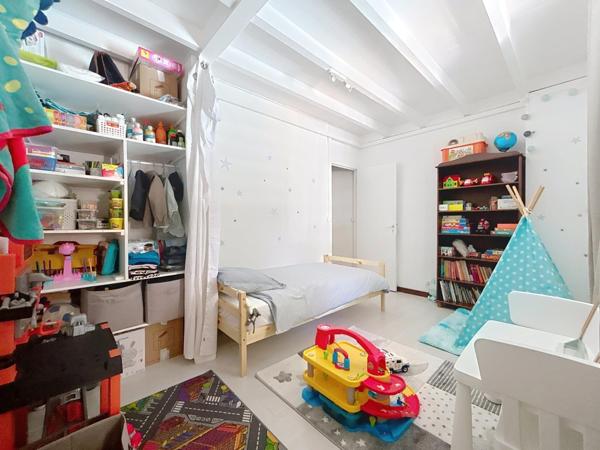 Maison T6 piscine, vendue louée - 8.15% brut rentabilité