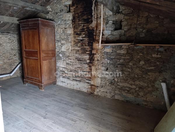 petite longère + 2 petit appartement indépendants
