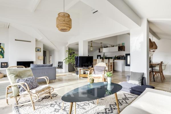 Triplex totalement rénovée dans résidence sécurisée