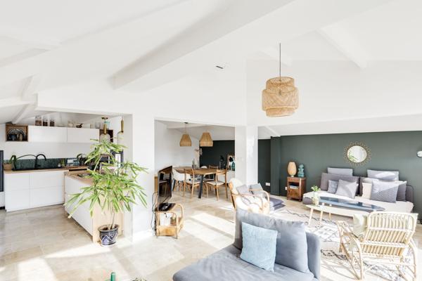 Triplex totalement rénovée dans résidence sécurisée