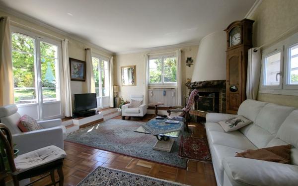 Maison à vendre    6 pièces • 130 m2 Aigremont