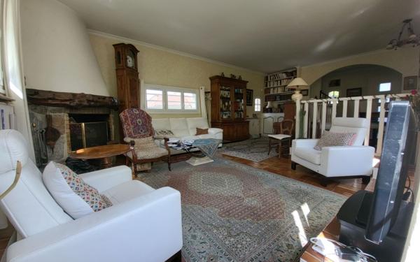 Maison à vendre    6 pièces • 130 m2 Aigremont