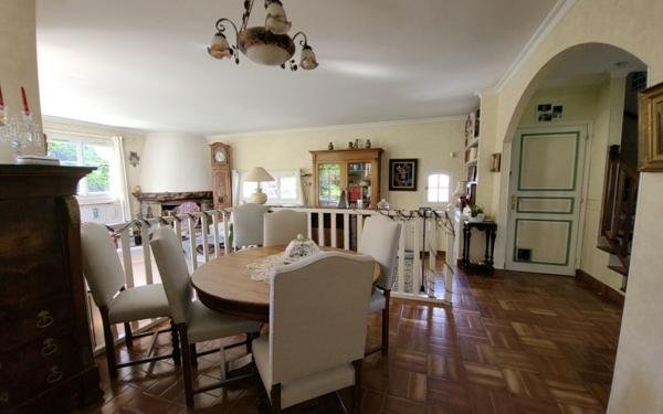 Maison à vendre    6 pièces • 130 m2 Aigremont