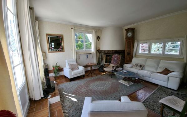 Maison à vendre    6 pièces • 130 m2 Aigremont