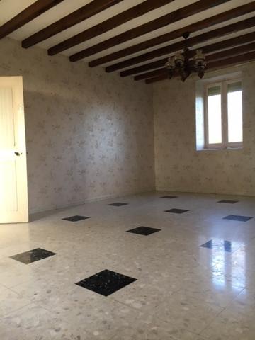 Baugy (18800) Maison type Longère 5 pièces Garage à 15 minutes de St Germain/Puy