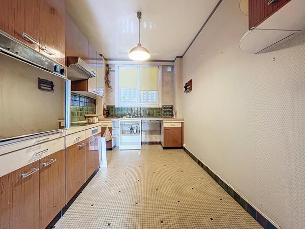 GARE - 3 CHAMBRES - BALCON - PARKING