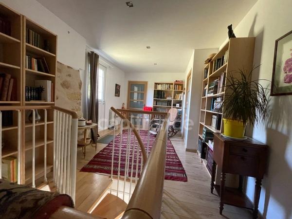 Dpt Dordogne (24), à vendre  maison P8 de 292,68 m² - Terrain de 1 777,00 m²