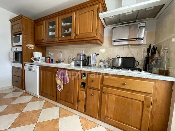 Dpt Dordogne (24), à vendre  maison P8 de 292,68 m² - Terrain de 1 777,00 m²