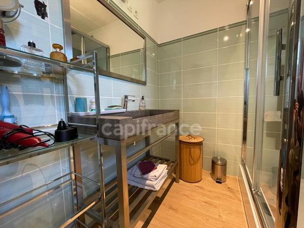 Dpt Dordogne (24), à vendre  maison P8 de 292,68 m² - Terrain de 1 777,00 m²