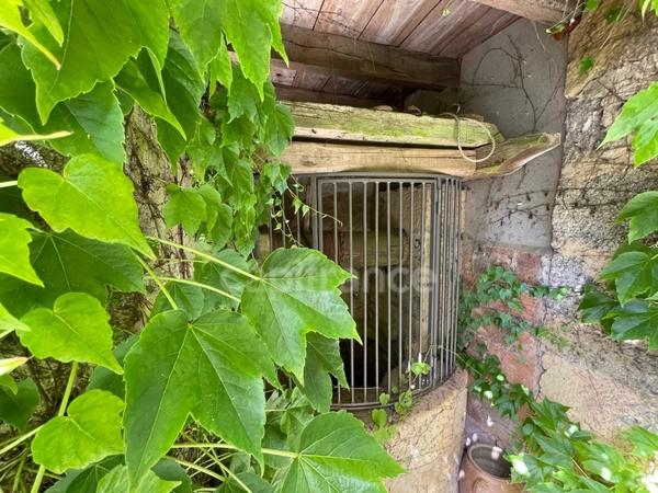 Dpt Dordogne (24), à vendre  maison P8 de 292,68 m² - Terrain de 1 777,00 m²