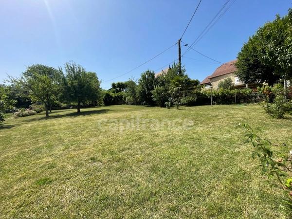 Dpt Dordogne (24), à vendre  maison P8 de 292,68 m² - Terrain de 1 777,00 m²