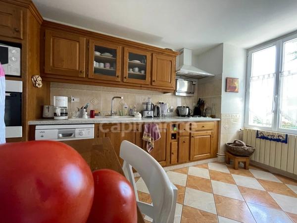 Dpt Dordogne (24), à vendre  maison P8 de 292,68 m² - Terrain de 1 777,00 m²
