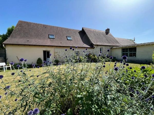 Dpt Dordogne (24), à vendre  maison P8 de 292,68 m² - Terrain de 1 777,00 m²