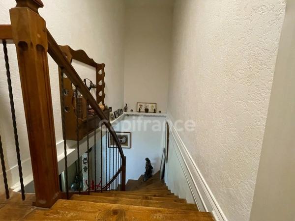 Dpt Dordogne (24), à vendre  maison P8 de 292,68 m² - Terrain de 1 777,00 m²