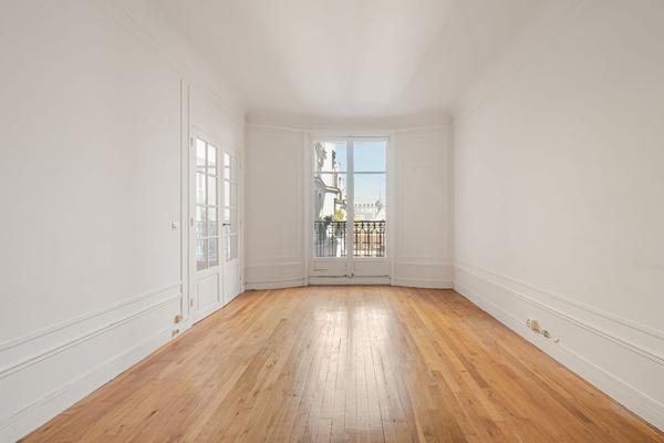 Paris 16ème. Jasmin - Appartement 2 pièces étage élevé avec vue dégagée - PARIS