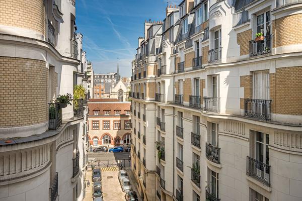 Paris 16ème. Jasmin - Appartement 2 pièces étage élevé avec vue dégagée - PARIS