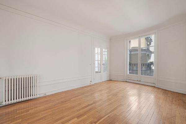 Paris 16ème. Jasmin - Appartement 2 pièces étage élevé avec vue dégagée - PARIS