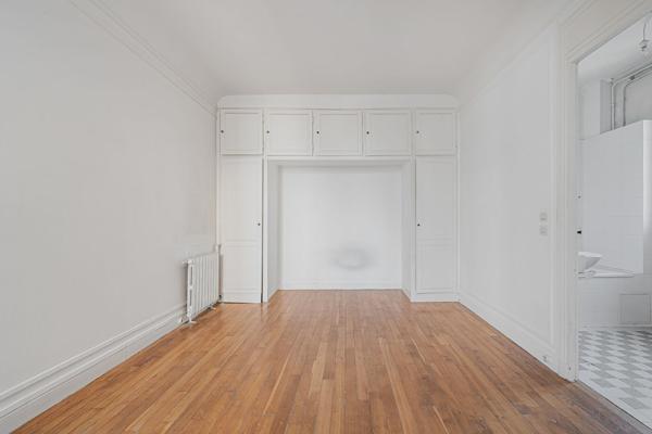 Paris 16ème. Jasmin - Appartement 2 pièces étage élevé avec vue dégagée - PARIS