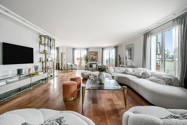 Bois de Vincennes/Lac Daumesnil - 5ème étage avec ascenseur - Terrasse de 70m² - PARIS