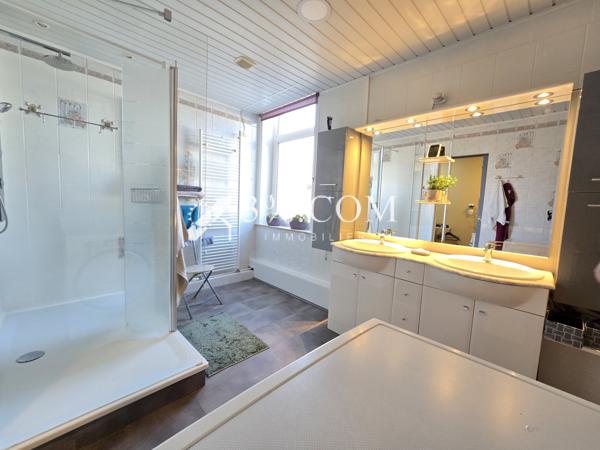 Maison 6 pièce(s) 5 chambre(s) 200 m²