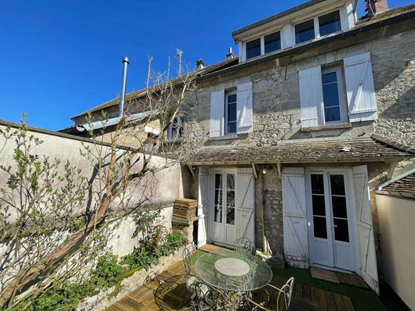 SUD DE CHAUMONT EN VEXIN village recherché à moins de 30 minutes de CERGY-PONTOISE maison en pierre de 125 m² / 5 chambres dont une suite parentale / garage + cave sur 345 m² de terrain