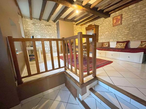 SUD DE CHAUMONT EN VEXIN village recherché à moins de 30 minutes de CERGY-PONTOISE maison en pierre de 125 m² / 5 chambres dont une suite parentale / garage + cave sur 345 m² de terrain