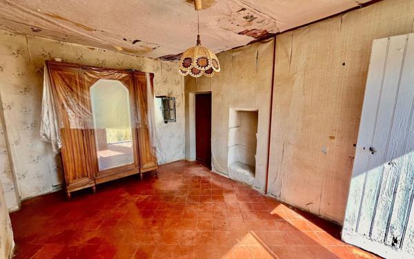 Maison à vendre    6 pièces •  Uzès