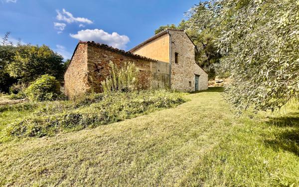 Maison à vendre    6 pièces •  Uzès